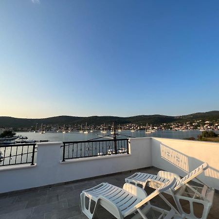 Apartmani Tamaris Vinisce Exterior photo