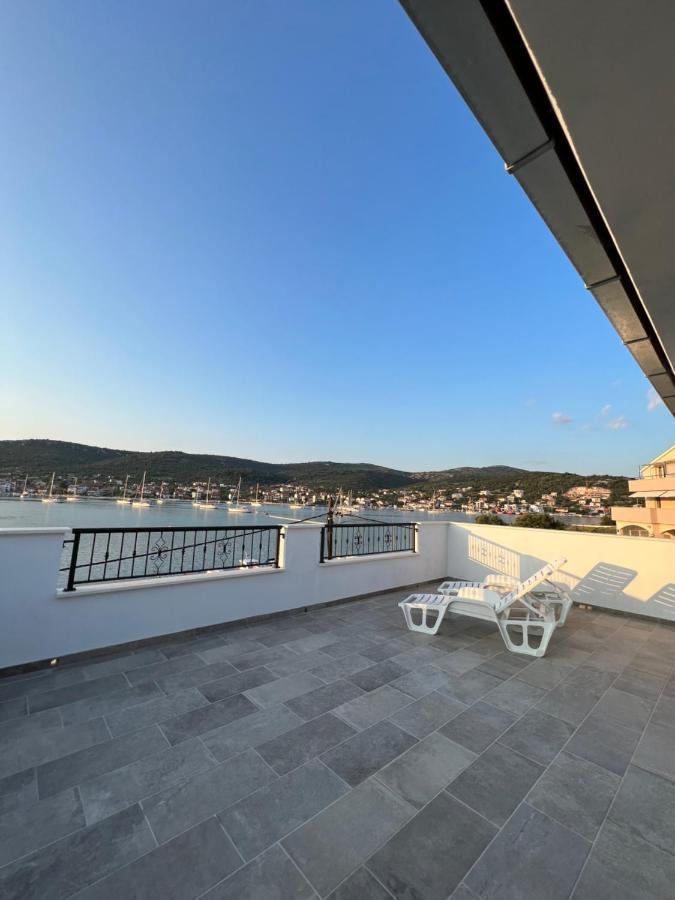 Apartmani Tamaris Vinisce Exterior photo