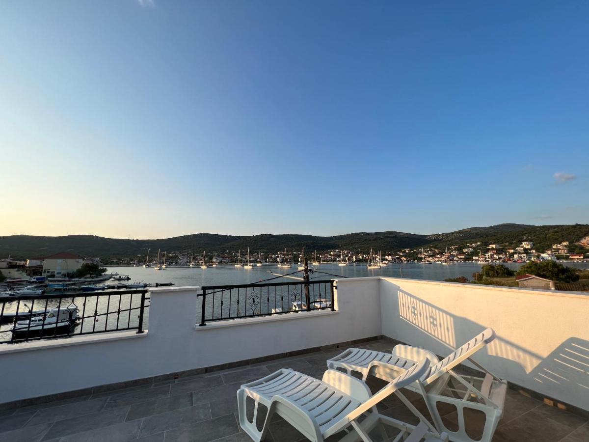 Apartmani Tamaris Vinisce Exterior photo